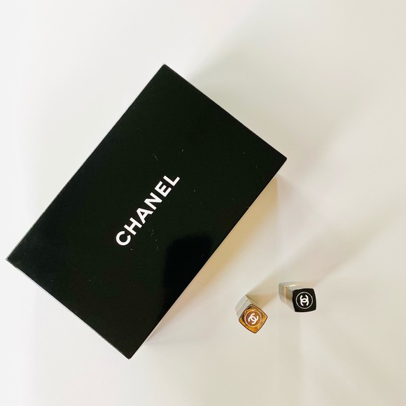 ***SOLD*** Chanel Shine Bright Lip Set - Picture 7 of 8